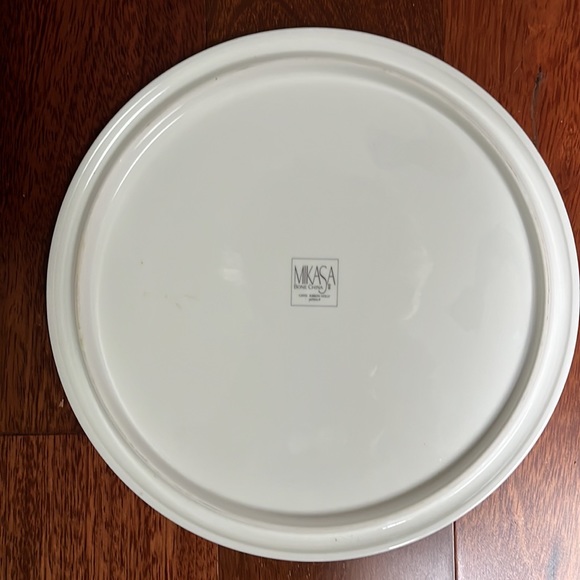 Mikasa Ribbon Holly Cheese & Cracker Board 10 1/2” Discontinued - Picture 8 of 8